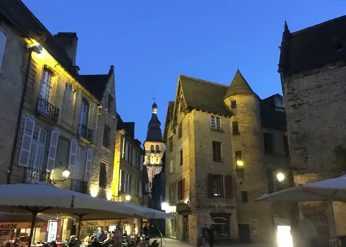 Introvigne * Sarlat-la-Caneda